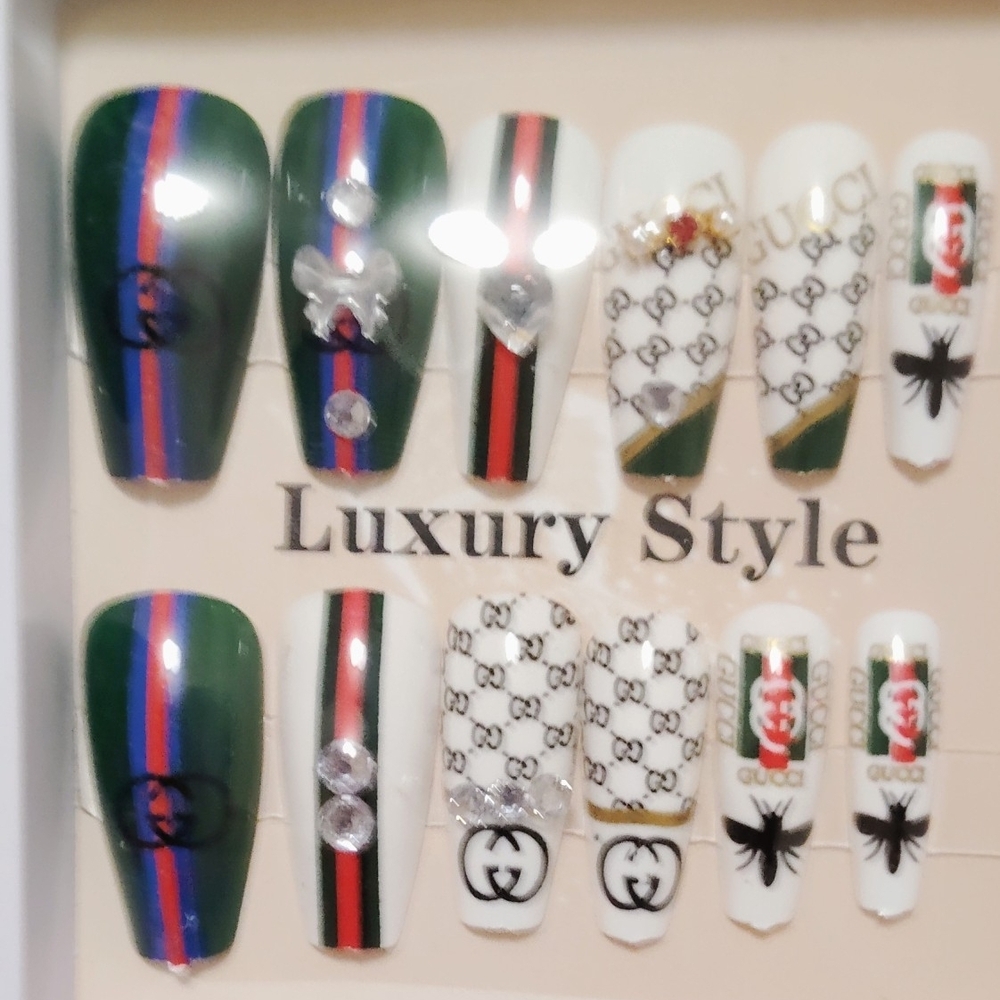 Luxury Style Designer Nail Set - Green and White